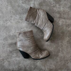 Vince Camuto Metallic Gray Ankle Boots